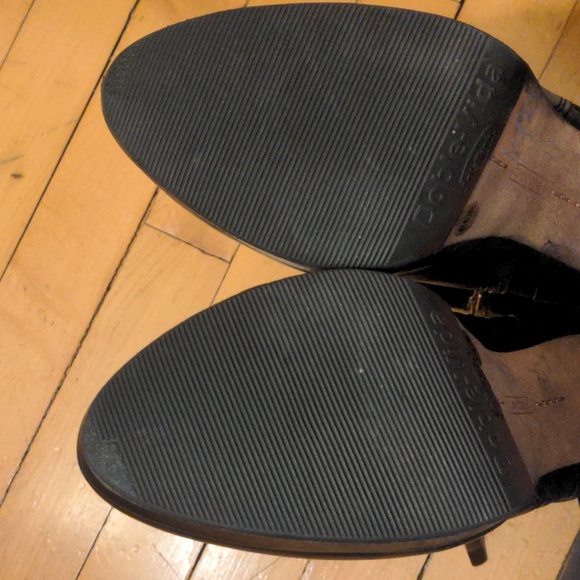 Vince Camuto size 8.5 leather heeled zipper booties - Picture 7 of 15